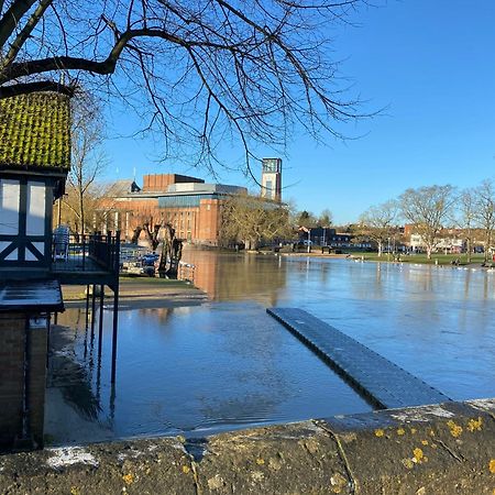 Stratford Upon Avon: 2 Bed Town Centre Apartment, Parking For One Car المظهر الخارجي الصورة