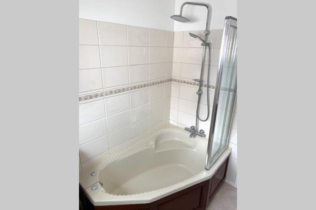 Stratford Upon Avon: 2 Bed Town Centre Apartment, Parking For One Car المظهر الخارجي الصورة